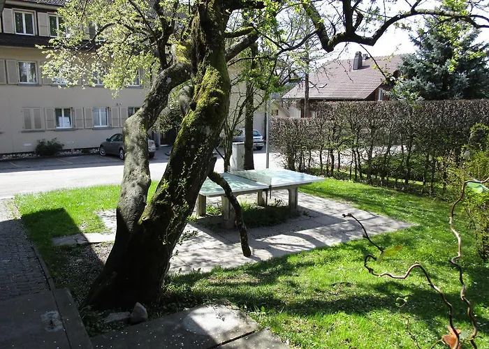 Emme Oda ve Kahvaltı